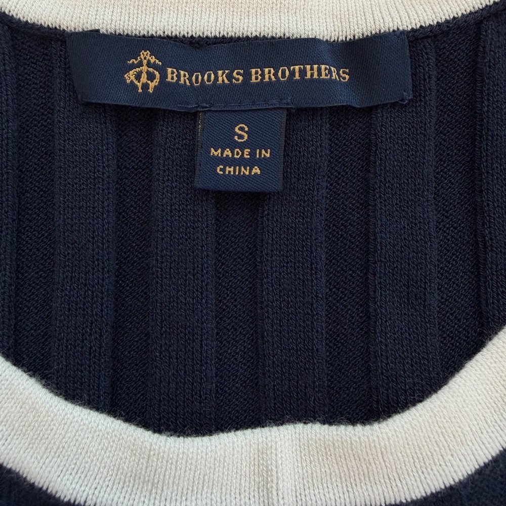 Classic Brooks Brothers Navy Sweater with White Trim - Picture 4 of 9